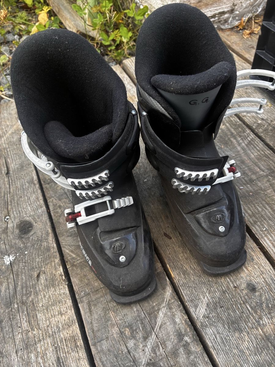 Skis: Skischuh – Gebraucht aus Hergiswil NW von cowa_81