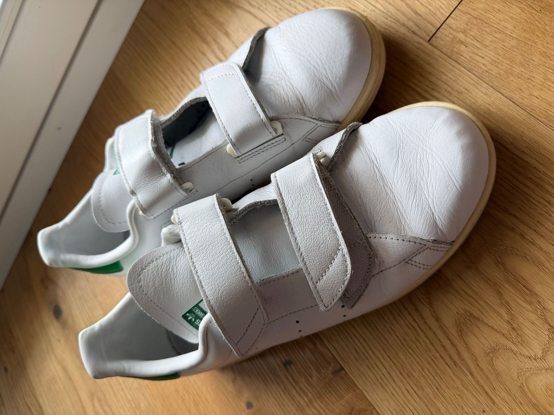 Adidas Herrenschuhe: Adidas Stan Smith Velcro Turnschuhe – Gebraucht aus Basel von gim_wb85