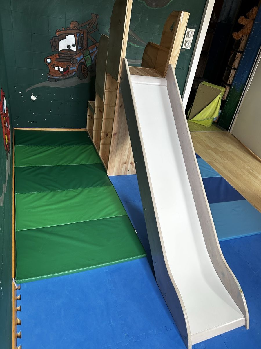 Scivoli: Tolle Rutschbahn mit Trofastmöbel als Treppe – Usato da Laupen ZH venduto da Yllek 1