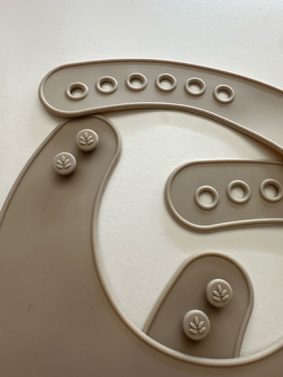 Baby-Mahlzeiten: 2x Silicone Lätzchen/ Bibs – Gebraucht aus Zürich von KrisZH 1