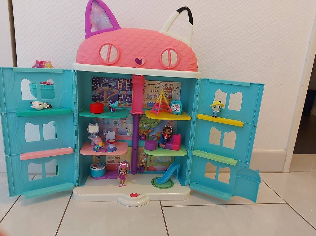 Puppenhäuser & -möbel: Gabys Dollhouse – Gebraucht aus Zürich von val_ybd5 1