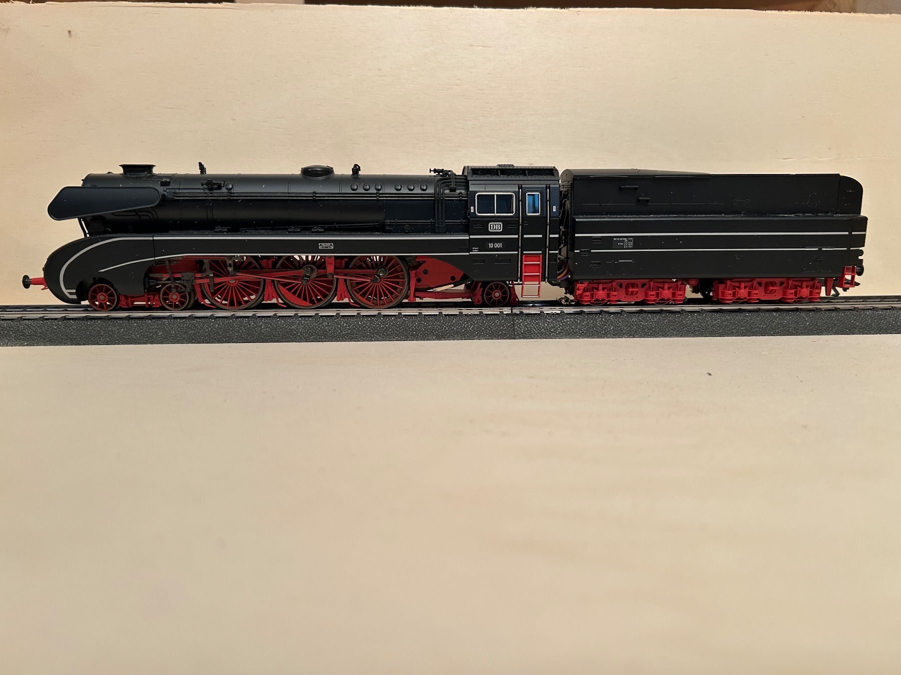 Märklin Modellini di ferrovie: Dampflok BR 10 Märklin 37080 – Usato da Aesch (Neftenbach) venduto da klaibovski