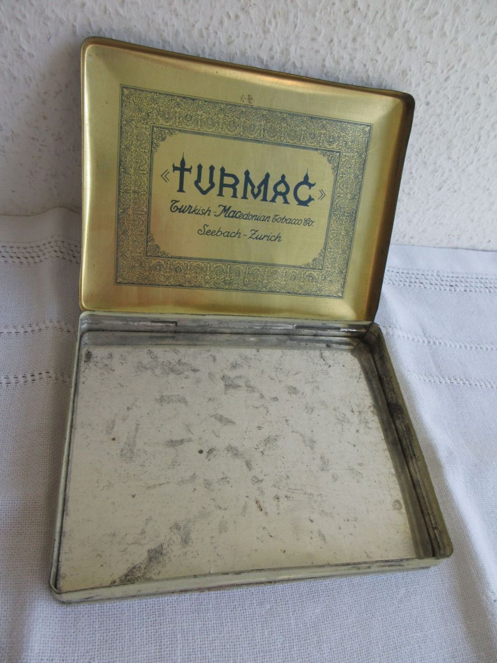 Barattoli: Turmac Brun Blechdose, 50 Zigaretten – Usato da Binningen venduto da mondoantico 1