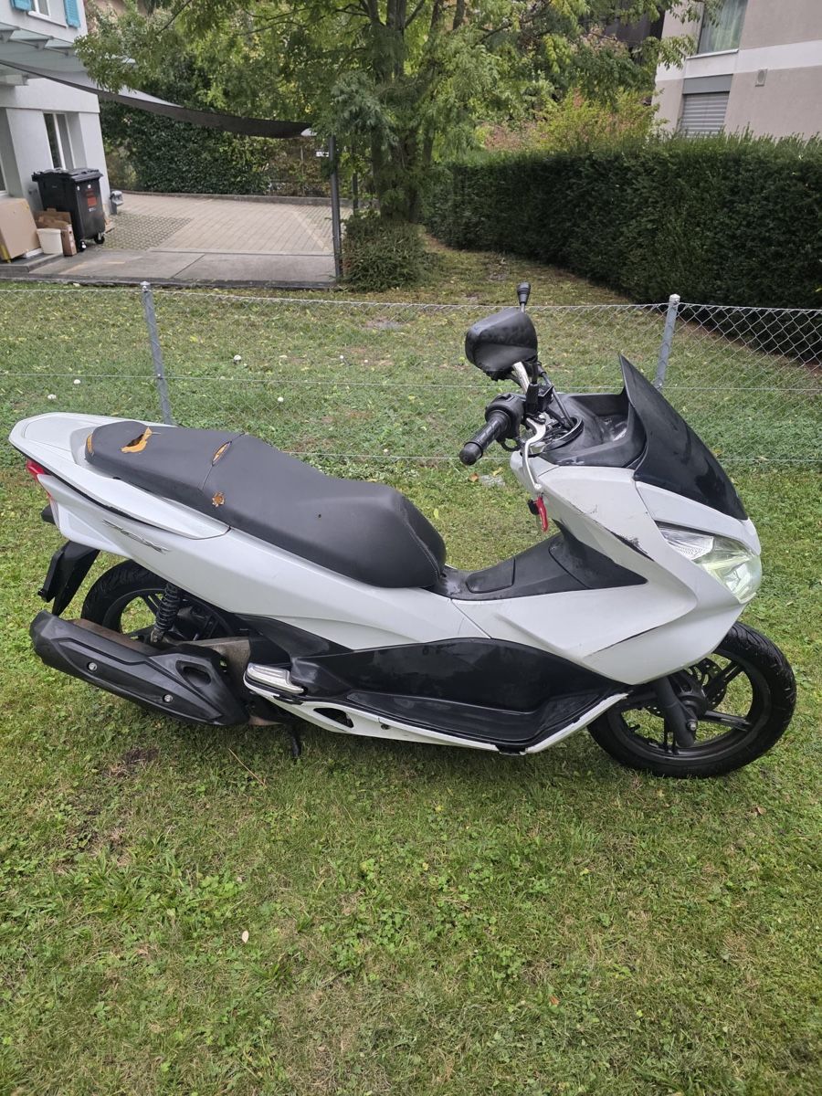 Honda Scooters: HONDA PCX 125 CC – Gebraucht aus Winterthur von Fabio_46 2