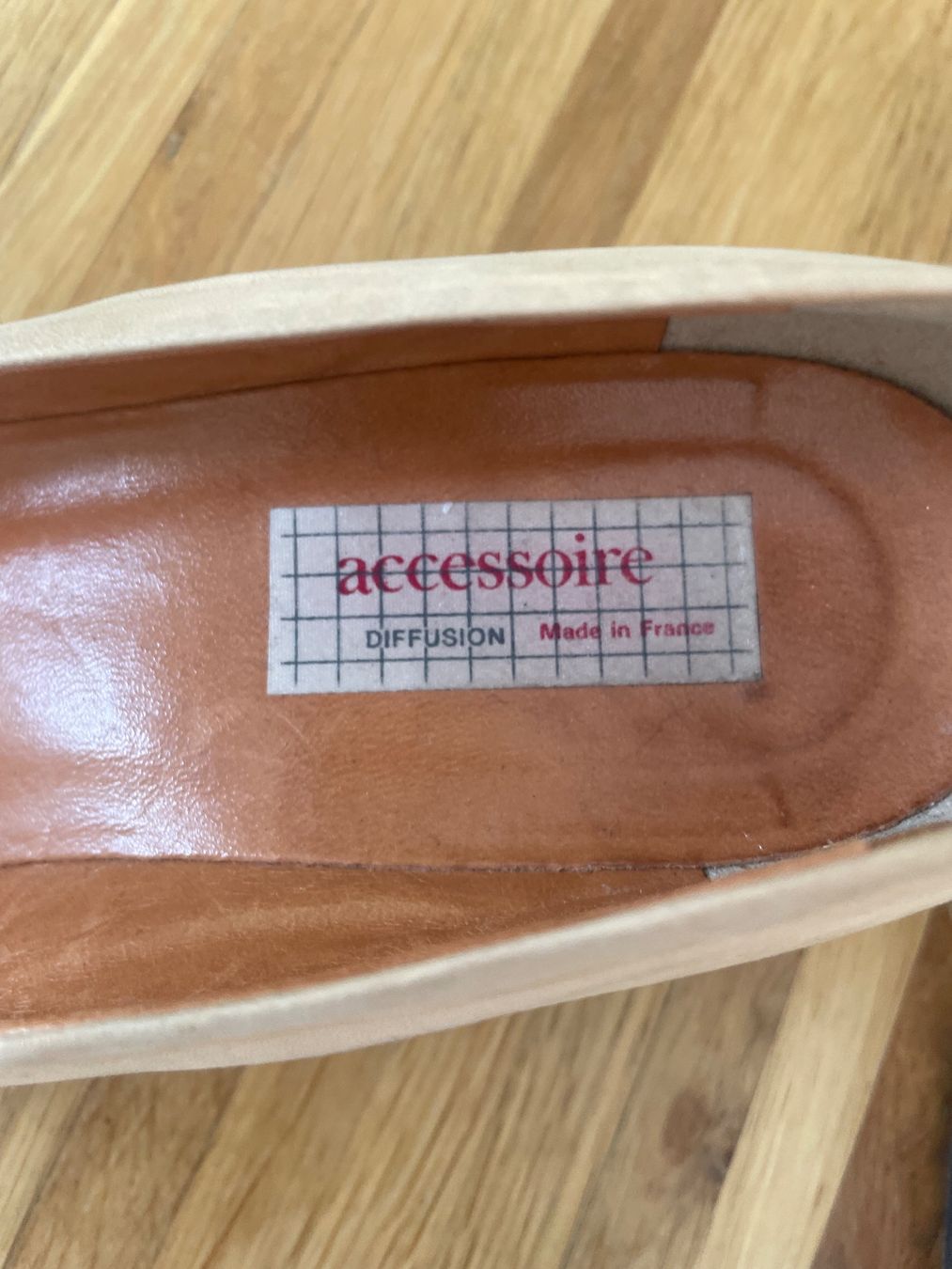 Chaussures femmes: Escarpins beiges daim, taille 40 – D'occasion à Troinex par NadineUK 7