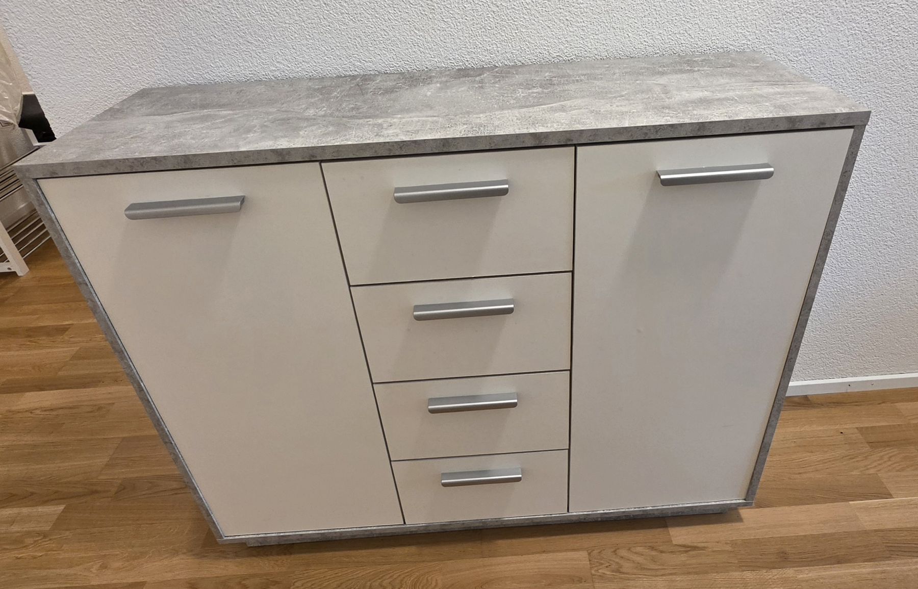 Cassettiere: Sideboard Kommode  – Usato da Biberist venduto da Alphacentaurii