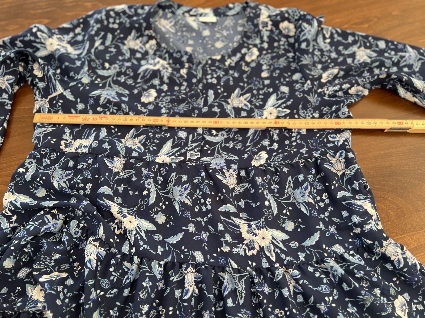 Lascana Kleider: Lascana- Kleid/Tunika mit Blumenmuster, Gr. 40 – Gebraucht aus Ebmatingen von Mistelu 4