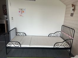 Gut erhaltenes Kinderbett Metall schwarz