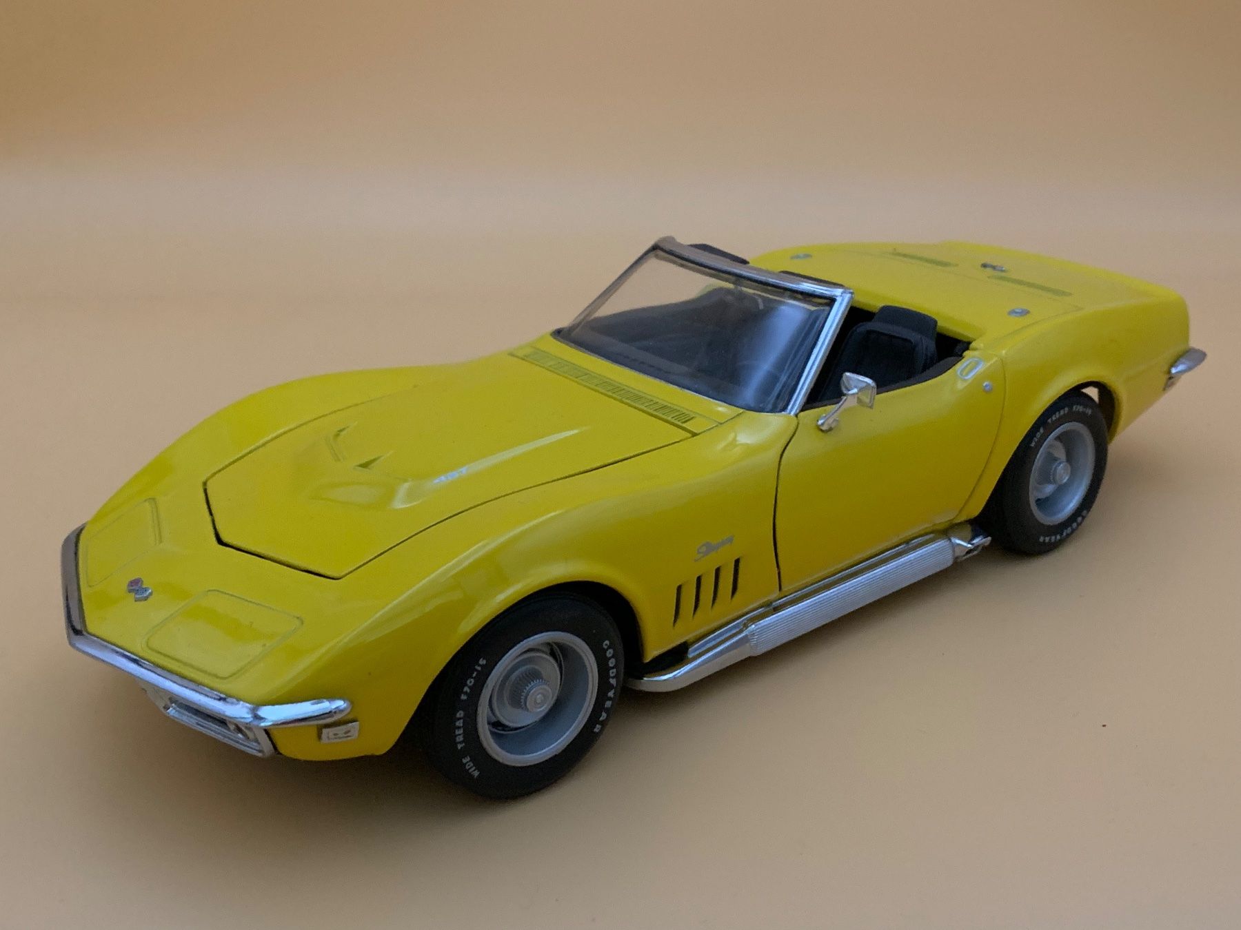 Revell Modellini d'auto: Chevrolet Corvette 1969 1:18 – Usato da Epautheyres venduto da LordSkull 6