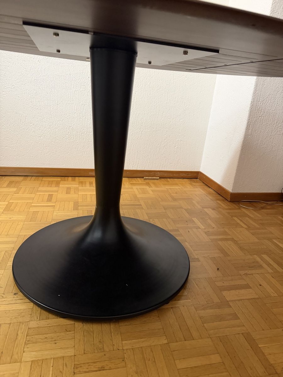 Tavoli: Massivholz Tisch Nussbaum – Usato da Zürich venduto da dae_57z6 4