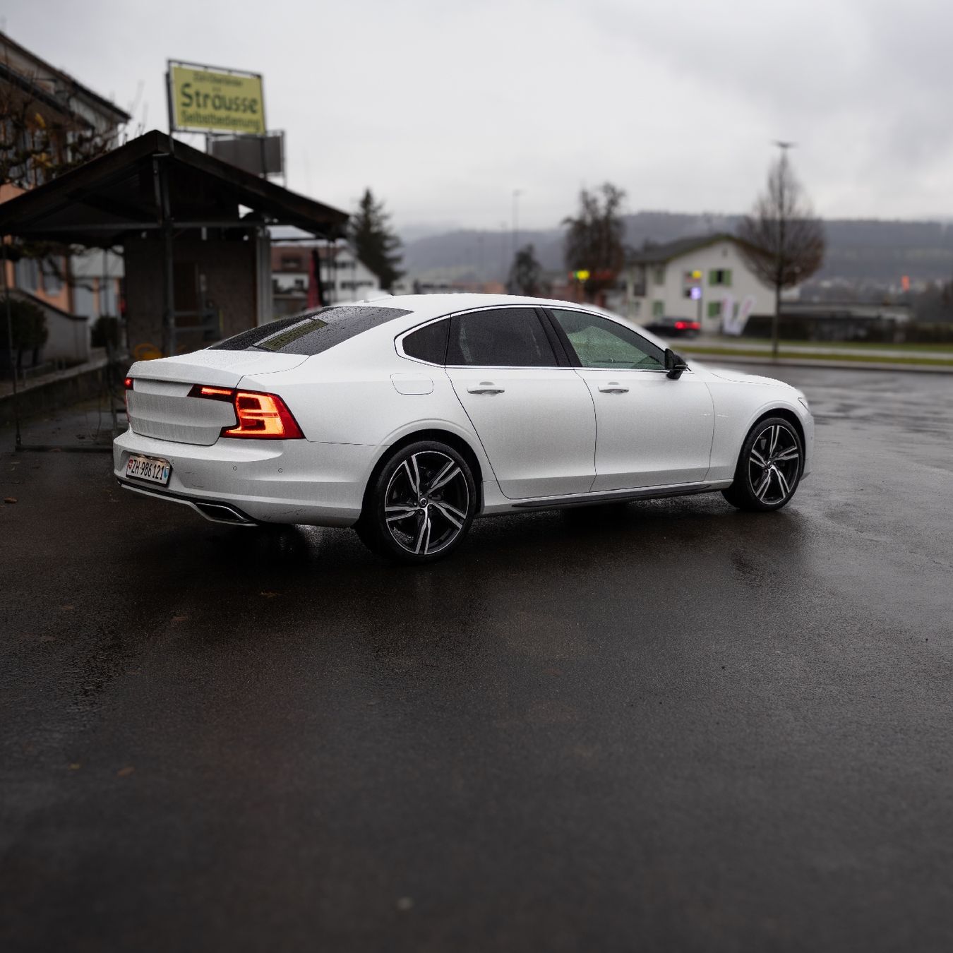 Volvo Automobili: Volvo S90 T6 AWD R-Design 320PS – Usato da Weiach venduto da magdalena_s 3