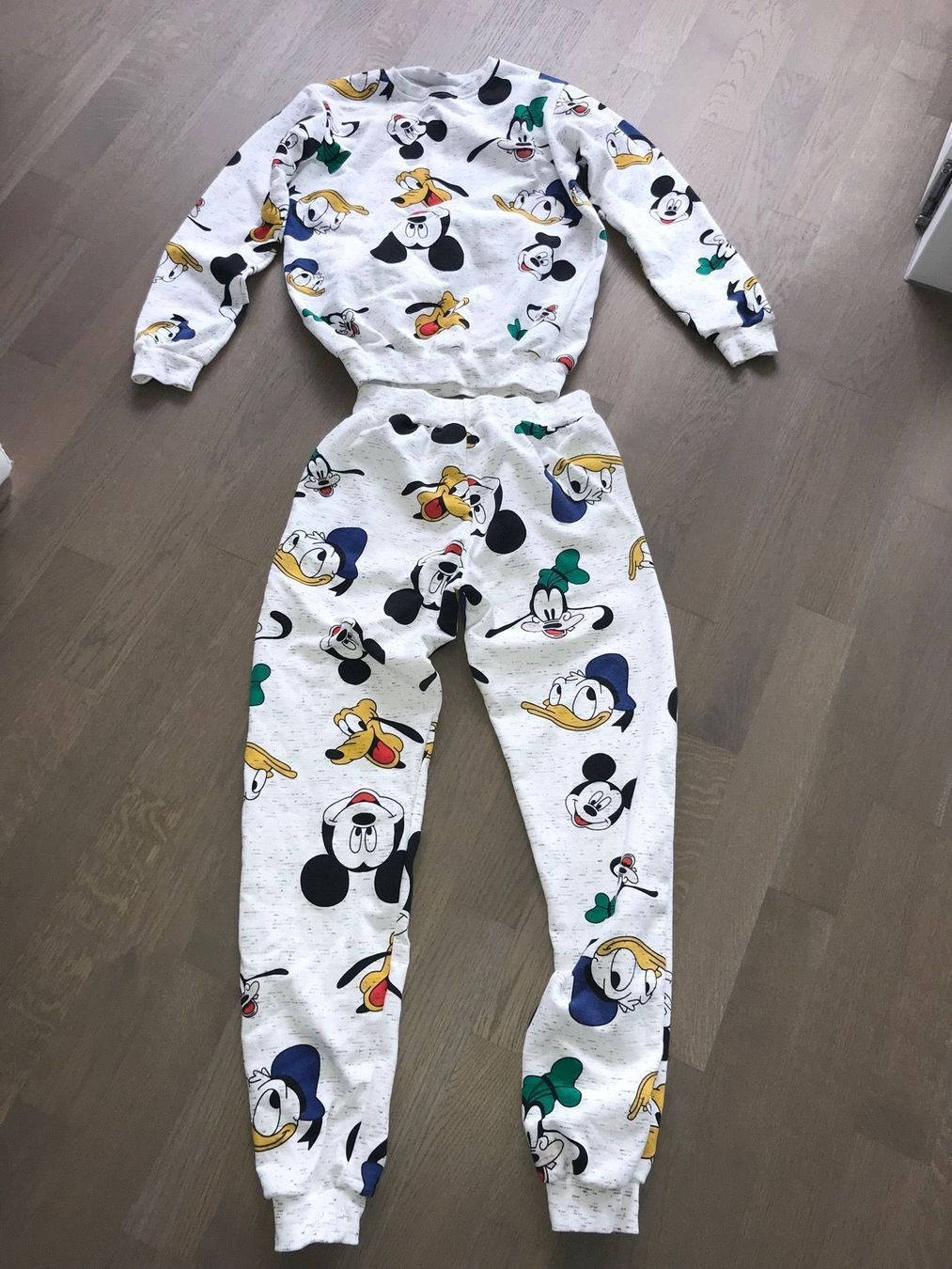 Disney Negligees & Pigiami: Pyjama / trainer mickey mouse – Nuovo e nell'imballaggio originale da Root venduto da Fashionhomeandmore