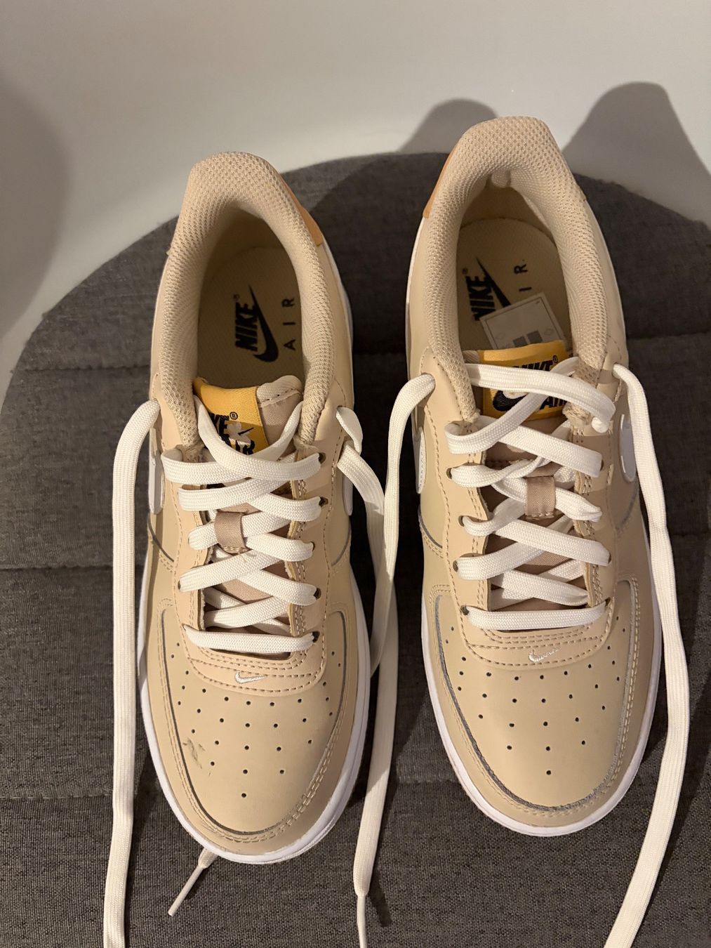 Nike Scarpe da uomo: Nike Air Force 1 Blumen  - Gr.38.5 – Nuovo (secondo la descrizione) da Birr venduto da EdmondM 1