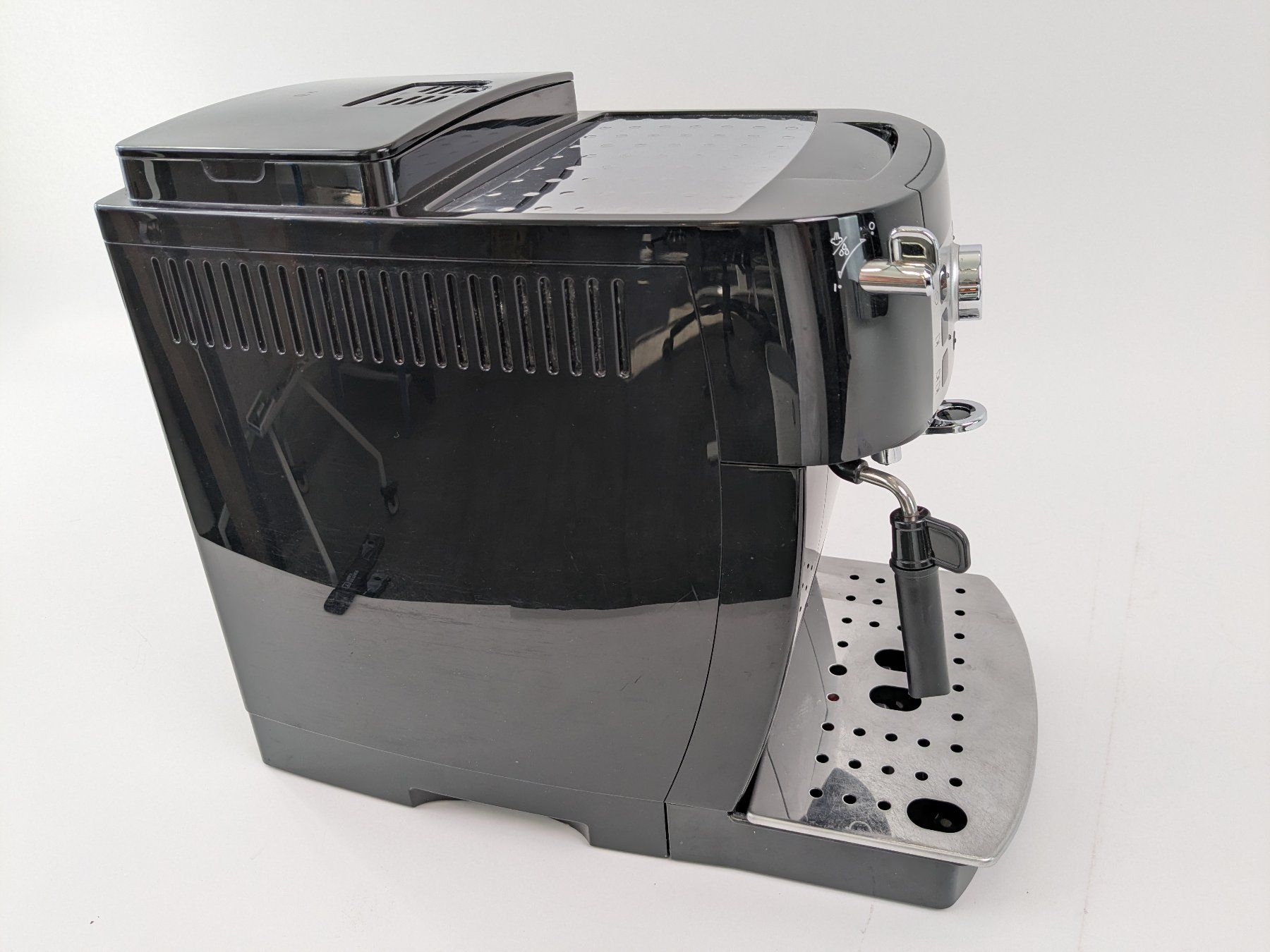 Macchine per caffè & Macchine per espresso: DE LONGHI MAGNIFICA S Kaffeevollautomat – Usato da Dintikon venduto da Restwert_Dintikon 4