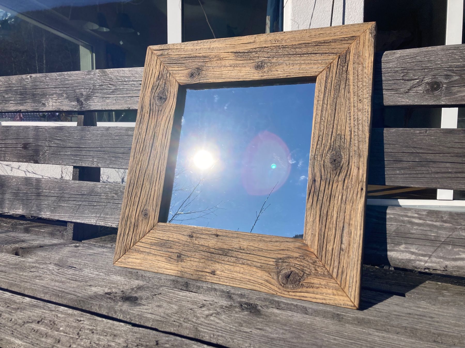 Miroirs: Rustikaler Spiegel mit Altholzrahmen, 46x46cm – Neuf (Voir description) à Domat/Ems par Stein_und_Holzbruch