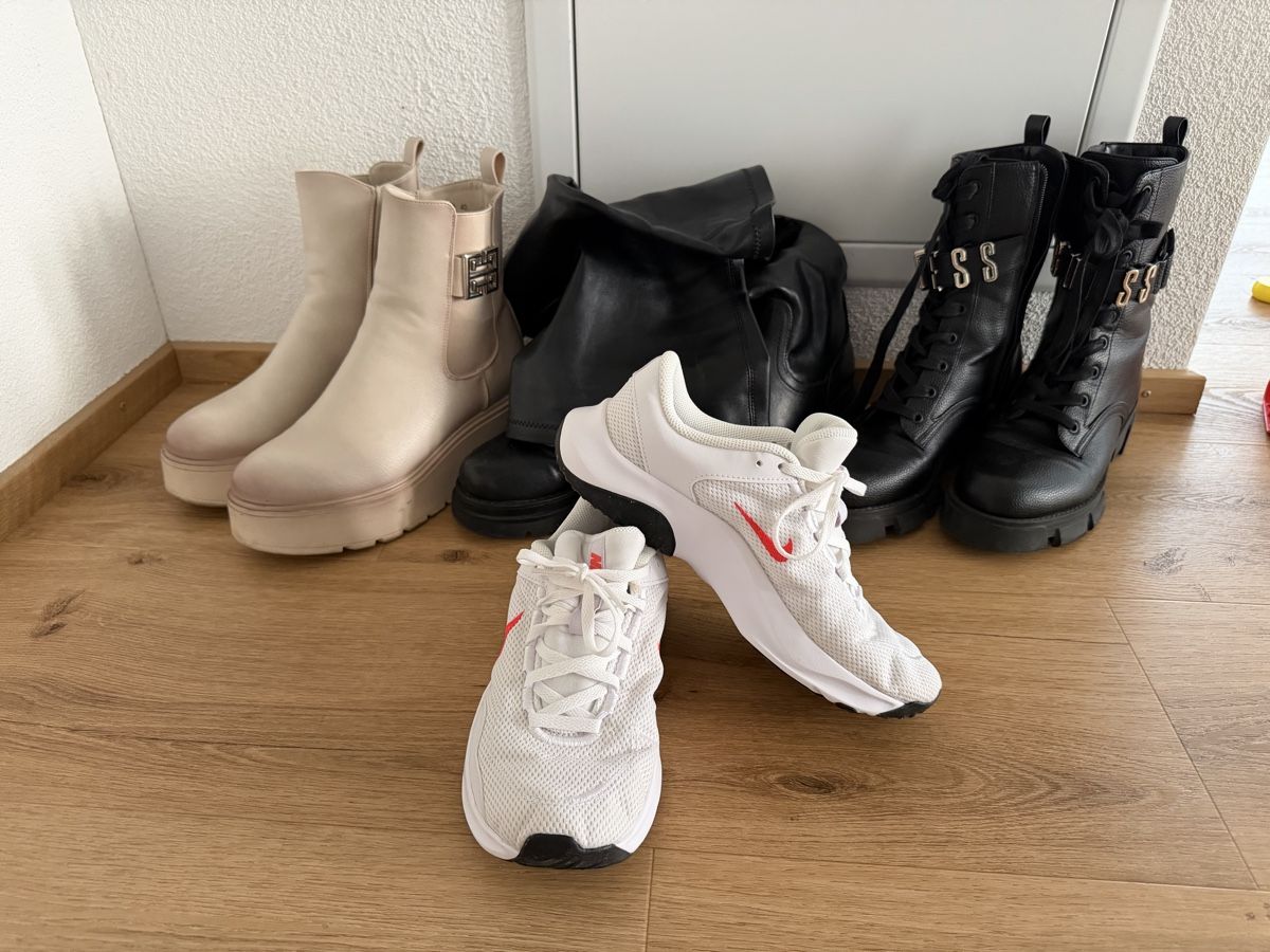Scarpe da donna: Damen Schuhpaket Gr 40 – Usato da Müllheim Dorf venduto da ran_2dyr