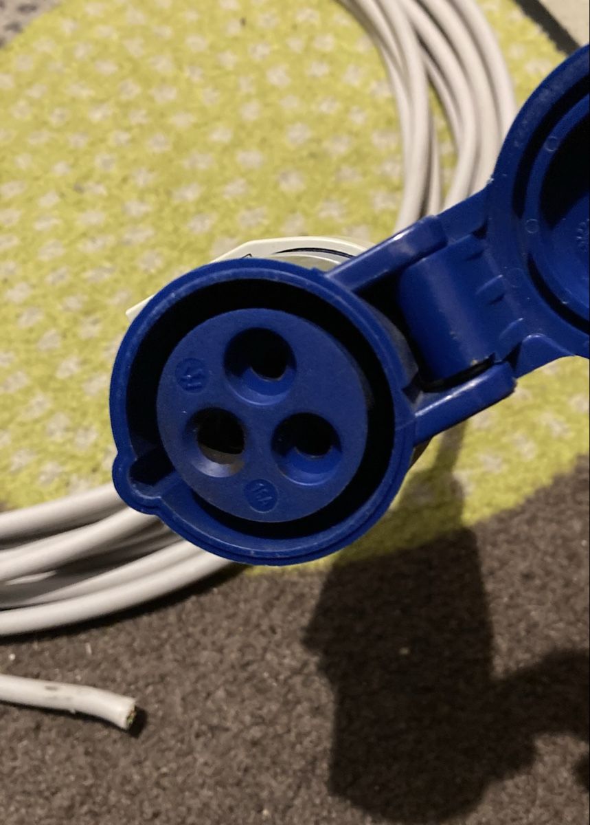 Walther Spine: CEE Wandsteckdose – Usato da Hettlingen venduto da AumSp 1