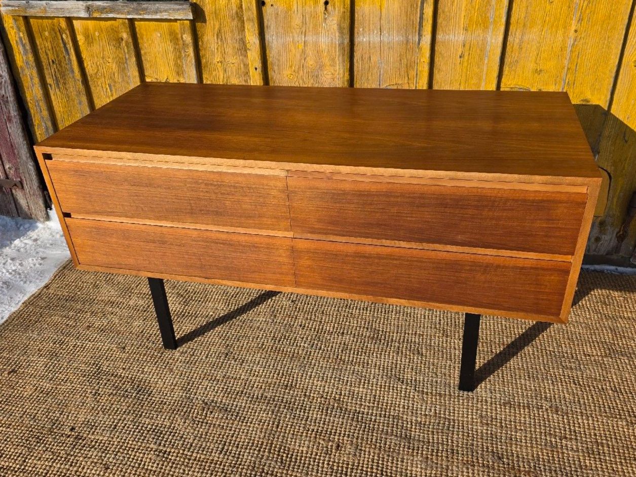 Credenze: Mid Century Sideboard Zingg-Lamprecht Nussbaum – Usato da Haslen AI venduto da Vintagelix 1