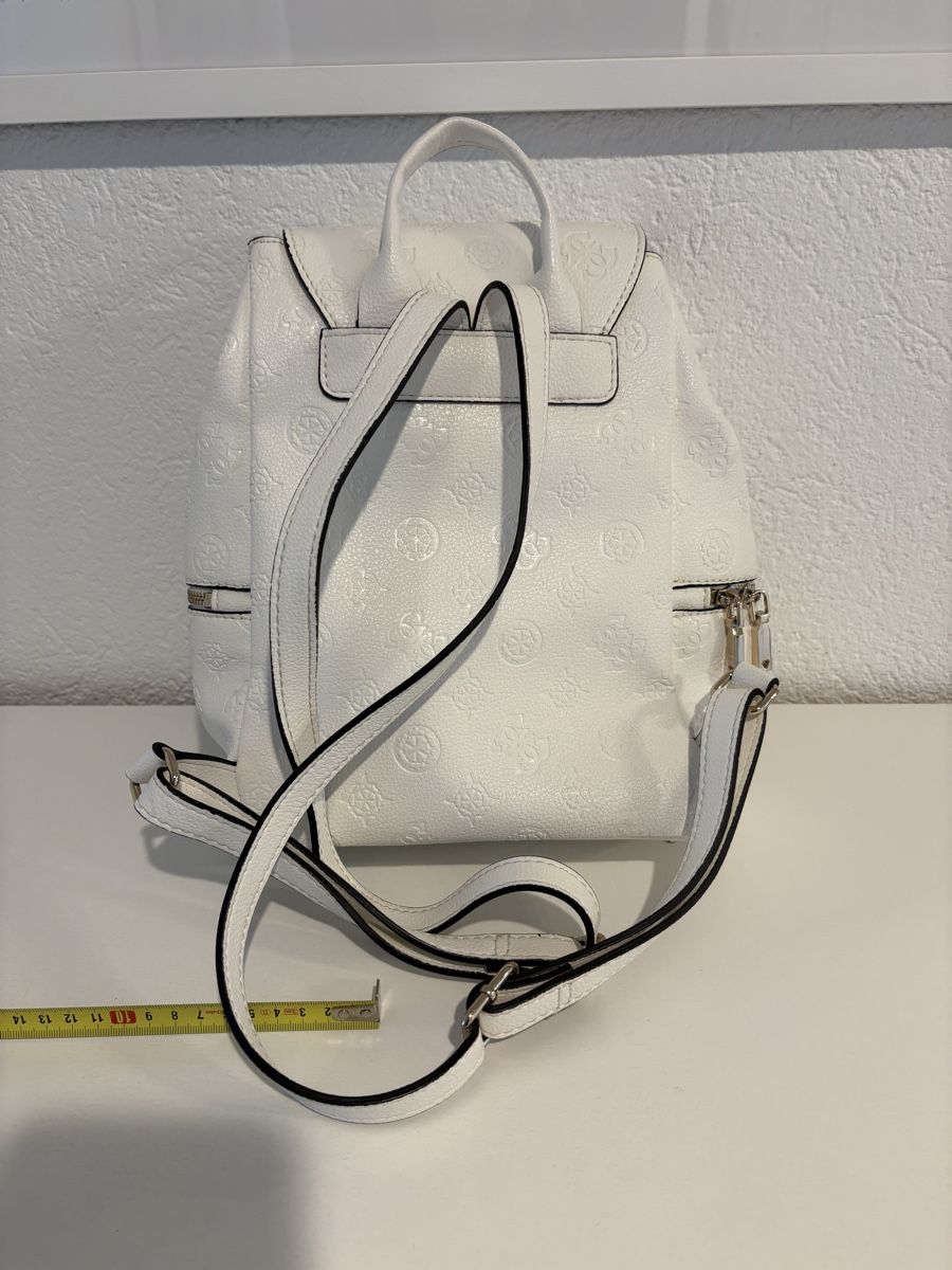 Guess Rucksäcke: Rucksack – Gebraucht aus Bülach von kittygismo 1