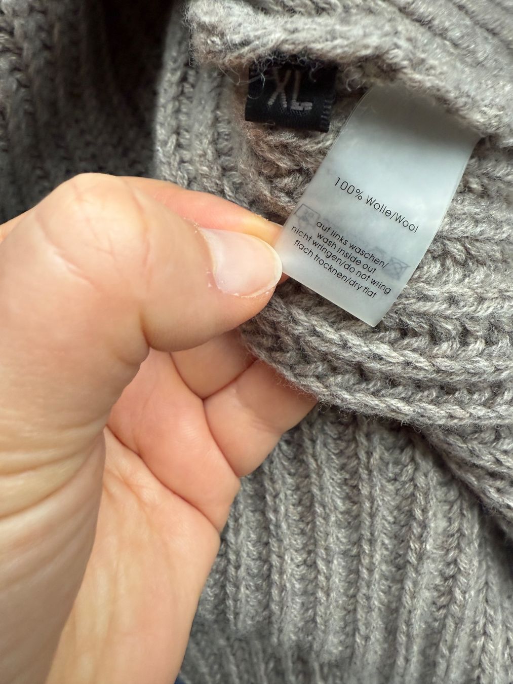 Pullover & Sweatshirts: FFC Pullover – Neu und originalverpackt aus Winterthur von 19.19 5