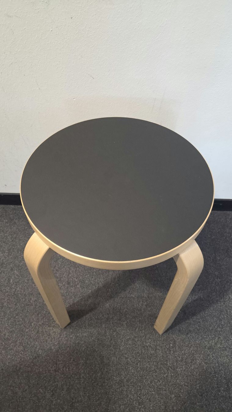 Artek Aalto Hocker E60, Birke natur, Sitz Linoleum Schwarz (Gebraucht ...