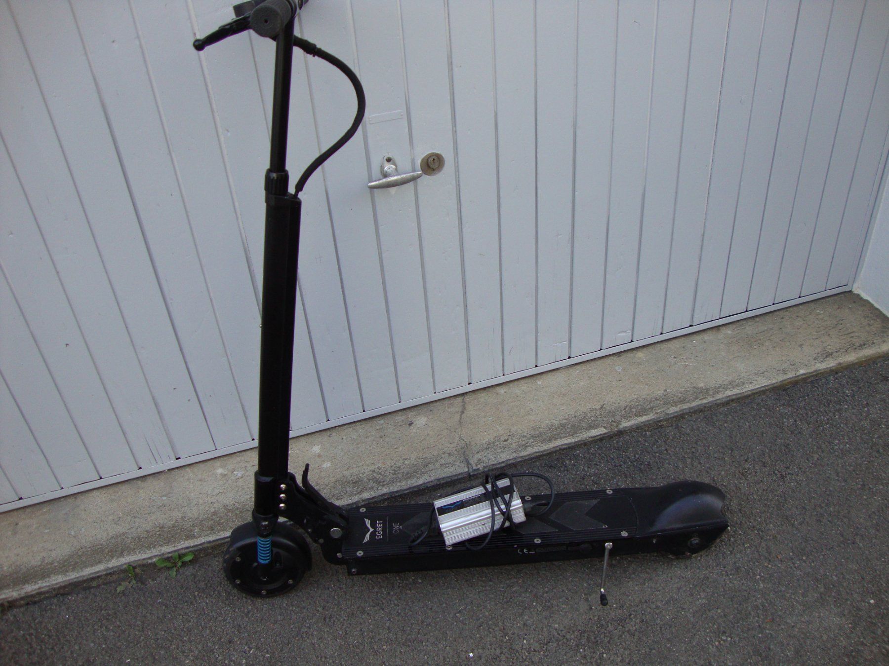 Kickboard: Elektro -Trottinett – Difettoso da Thun venduto da Velo-7 1