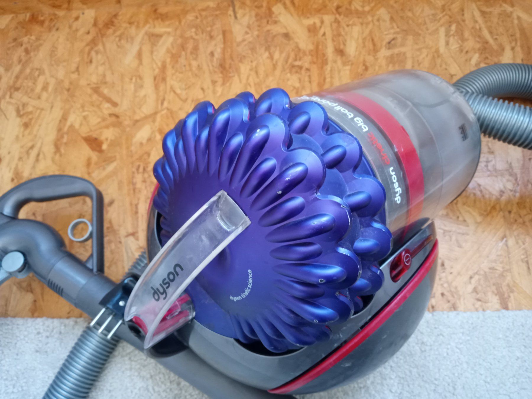 Dyson Aspirapolveri & Accessori: Dyson Big Ball Parquet 2 Staubsauger – Usato da Prez-vers-Siviriez venduto da Monija70 7