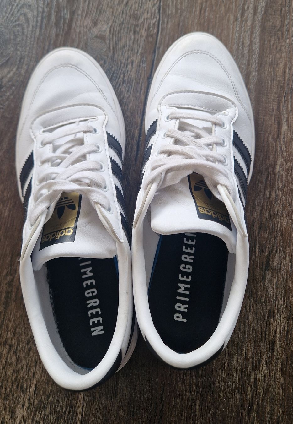 Adidas Scarpe da uomo: Adidas Sneaker Weiss Schwarz Grösse 40.5  – Usato da Frutigen venduto da zurbrueggli
