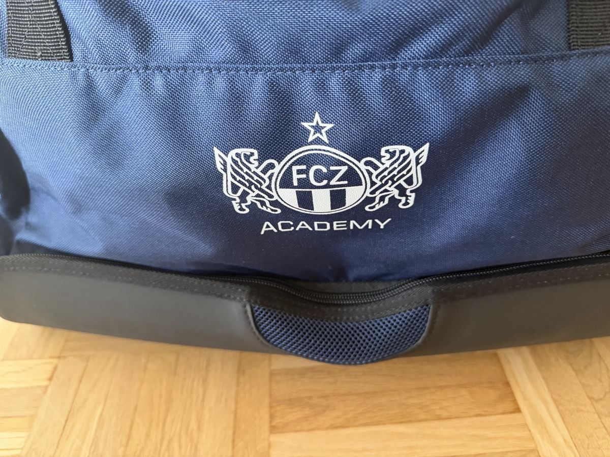 Nike Borse: FCZ Sporttasche Nike – Usato da St. Gallen venduto da Youneverwalkalone