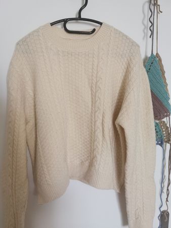 Damen Pullover in Creme mit Zopfmuster Grösse M