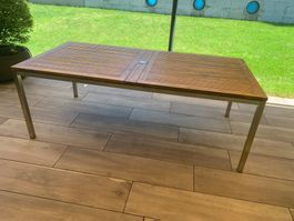 Gartentisch von Gloster mit 2 Erweiterungselementen