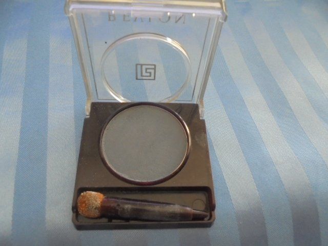 Make-up: REVLON Lidschatten BLUE SMOKE – Usato da Hinwil venduto da Glasperlen 1