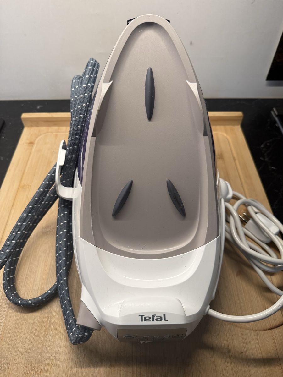 Tefal Bügeleisen: Centrale vapeur Tefal Express Compact GV7085  – Neu (gemäss Beschreibung) aus Lausanne von Doudoutze 3