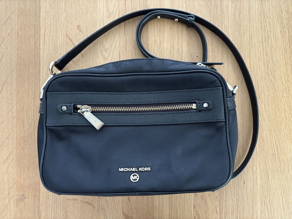 Michael Kors Borse da donna: Umhängetasche Michael Kors/ schwarz – Usato da Hägendorf venduto da Anjumi