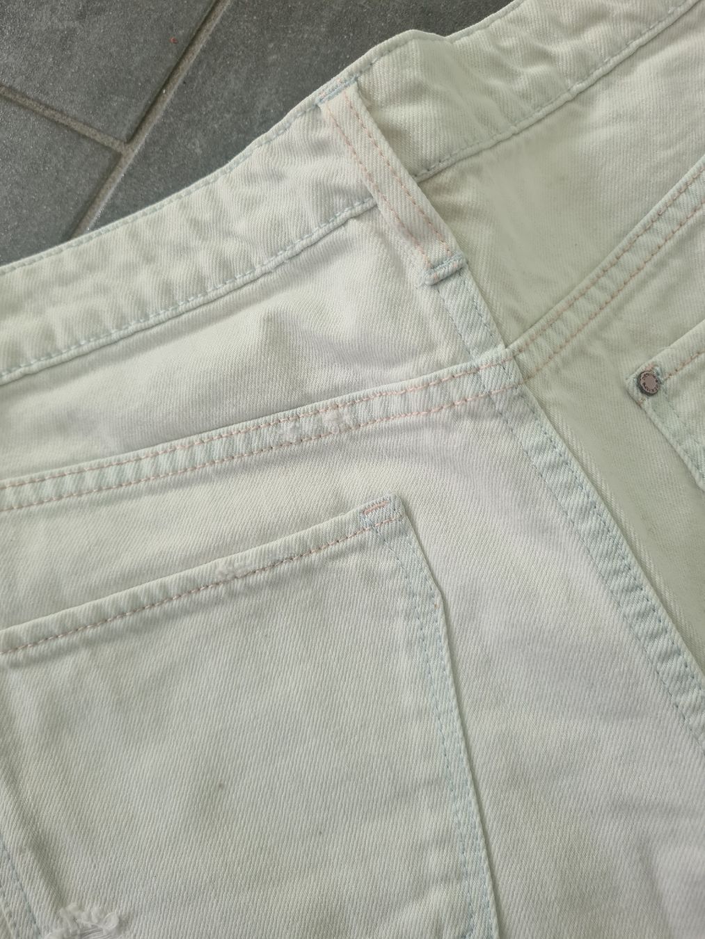 H&M Pantaloni: H&M Short gr.170 – Usato da Mezzovico venduto da maemy 4