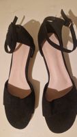 Schwarze Sommer Sandaletten in Gr. 40 - Elegant & Neu!