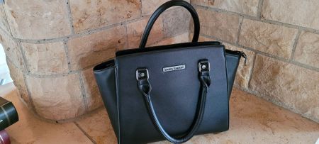 neuwertige Bruno Banani Henkeltasche