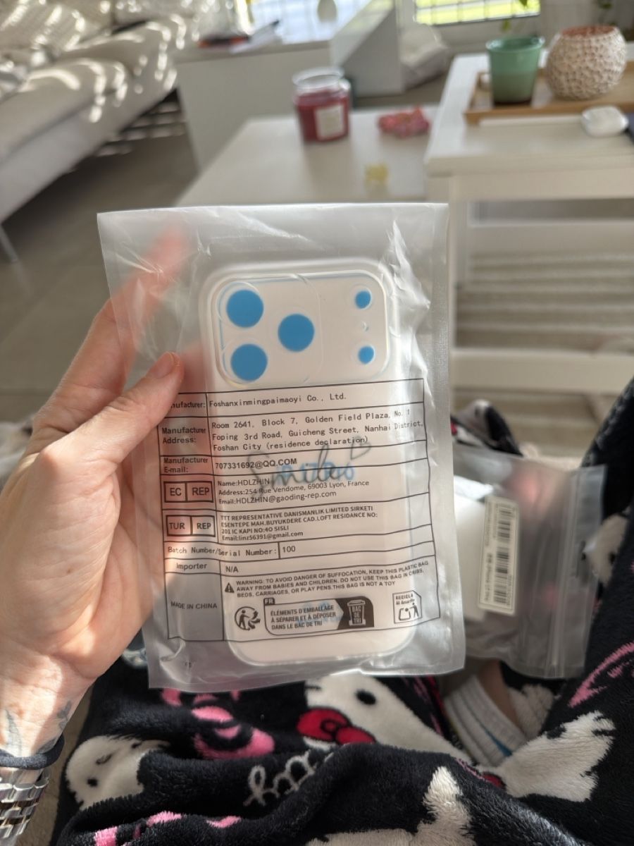Apple Cover & Protezioni schermo: Coque iPhone 17 Pro avec motif Smiles – Nuovo e nell'imballaggio originale da Fétigny venduto da Titou2010 2