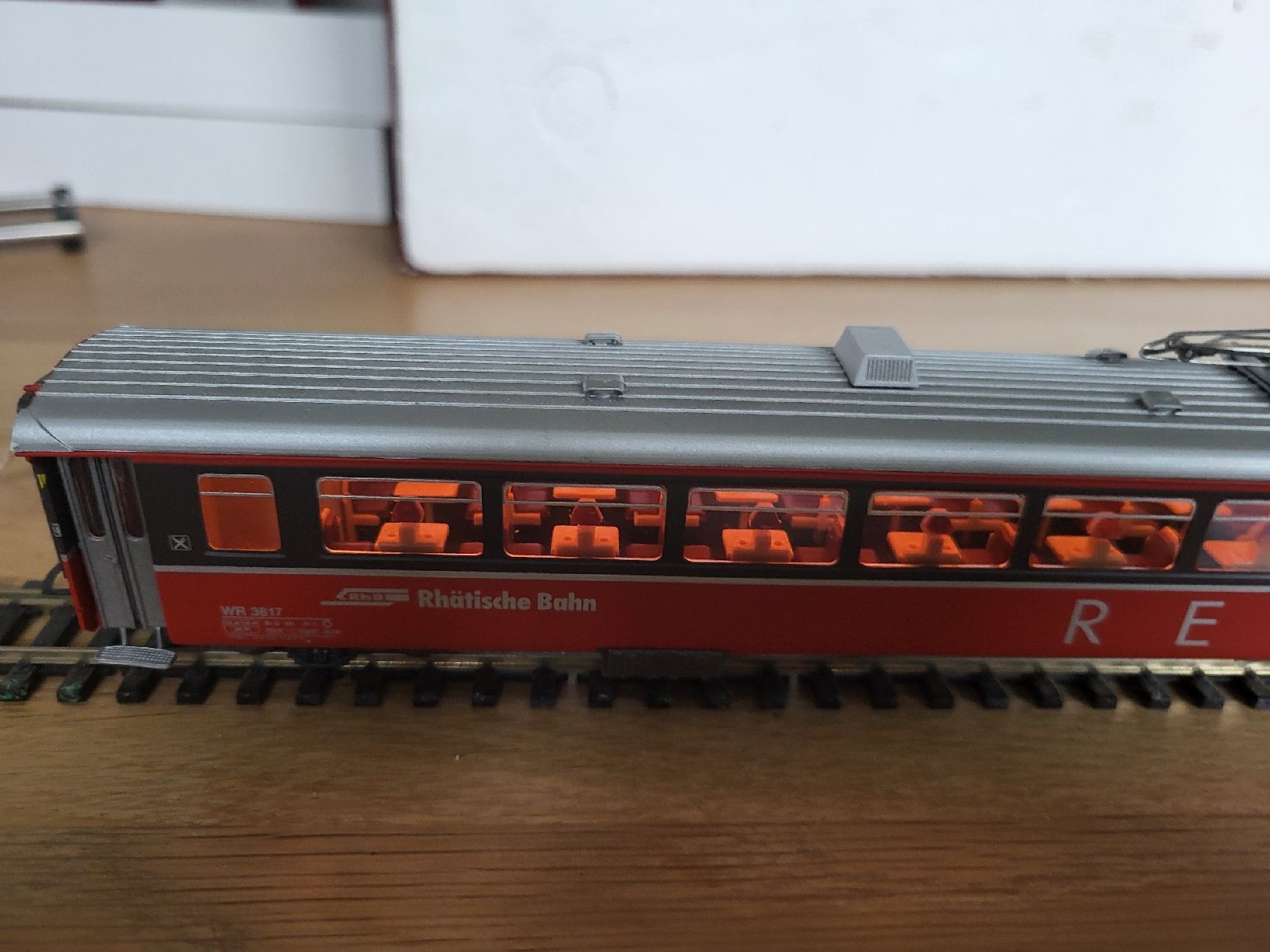H0m D+R RhB Doppelspeisewagen mit Beleuchtung (Neu (gemäss