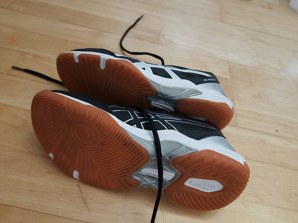 Chaussures hommes: Hallenschuhe asics 38 – D'occasion à Hohenrain par mir_q5qs 1