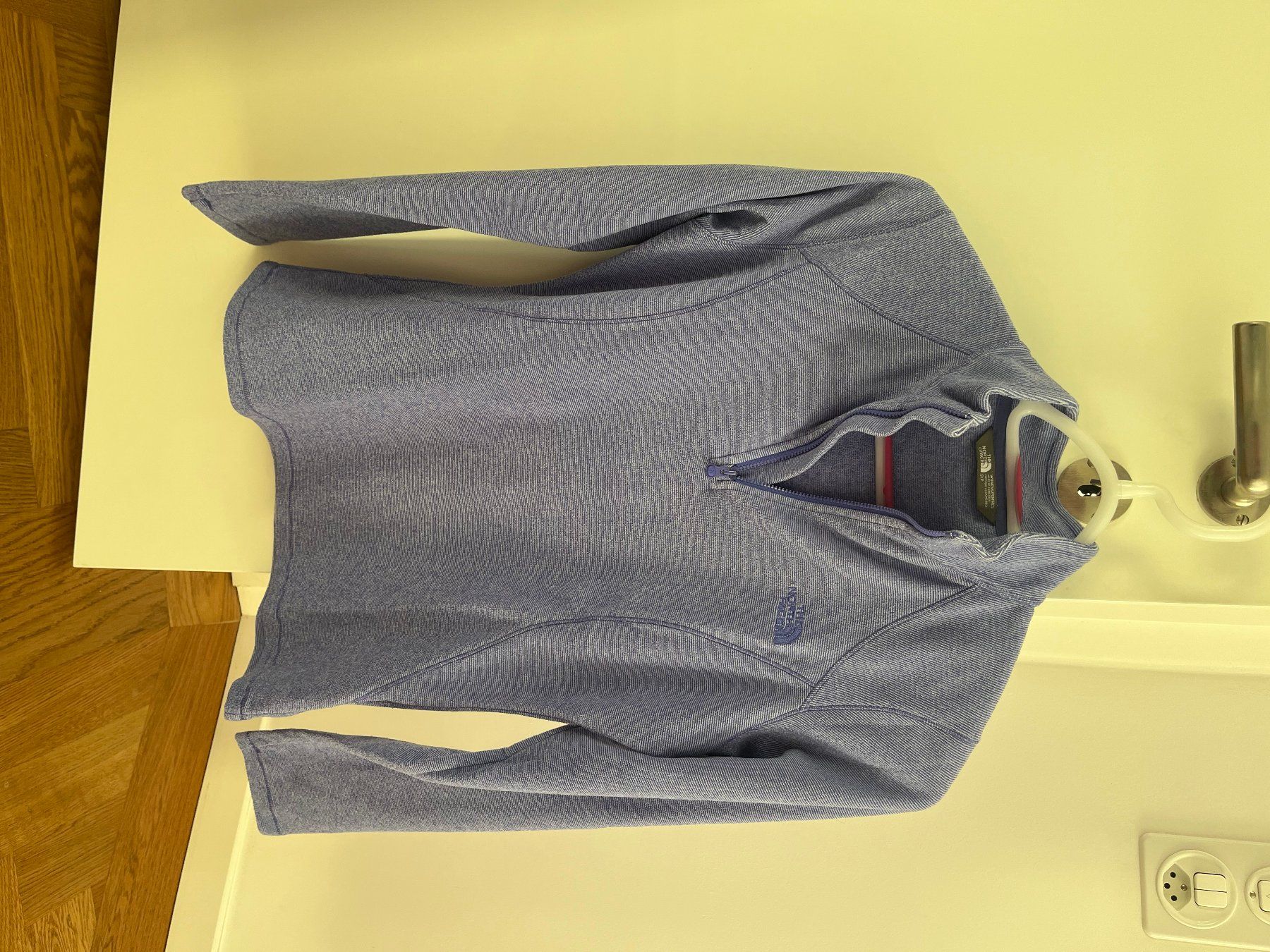 North Face Maglioni & Felpe: The North Face Pulli violett Gr. S – Usato da Zürich venduto da samatu