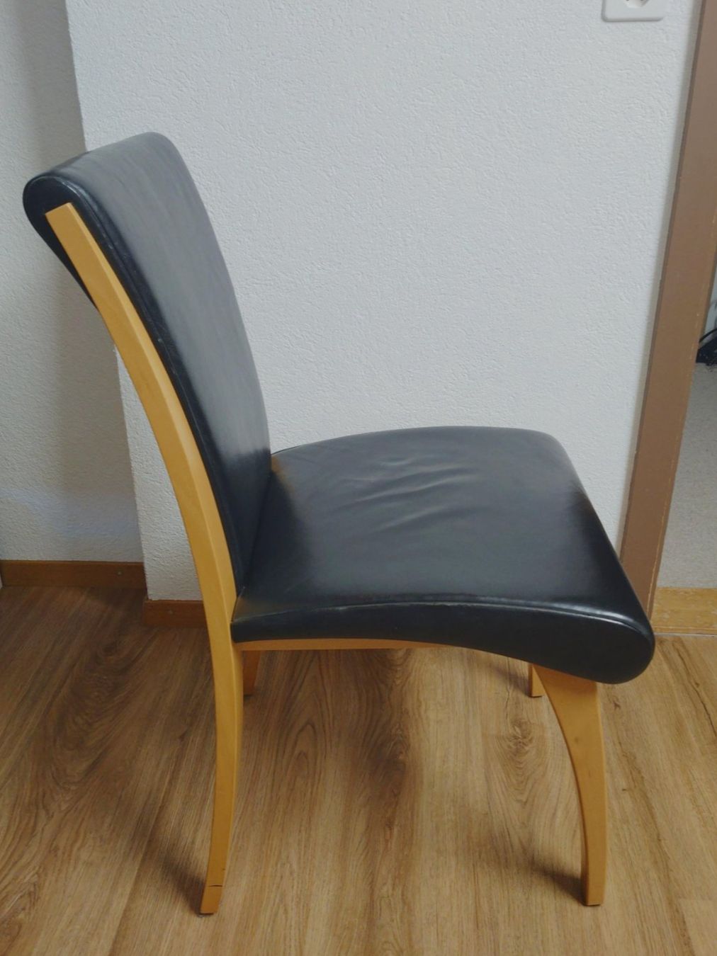 Sedie: 4 Stk. Stühle Holz schwarz – Usato da Fürigen venduto da stadlepa 1