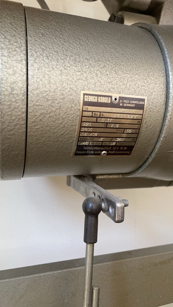 Macchine da cucire: Industrie Overlock-Nähmaschine – Usato da Zürich venduto da jana.kdri 7