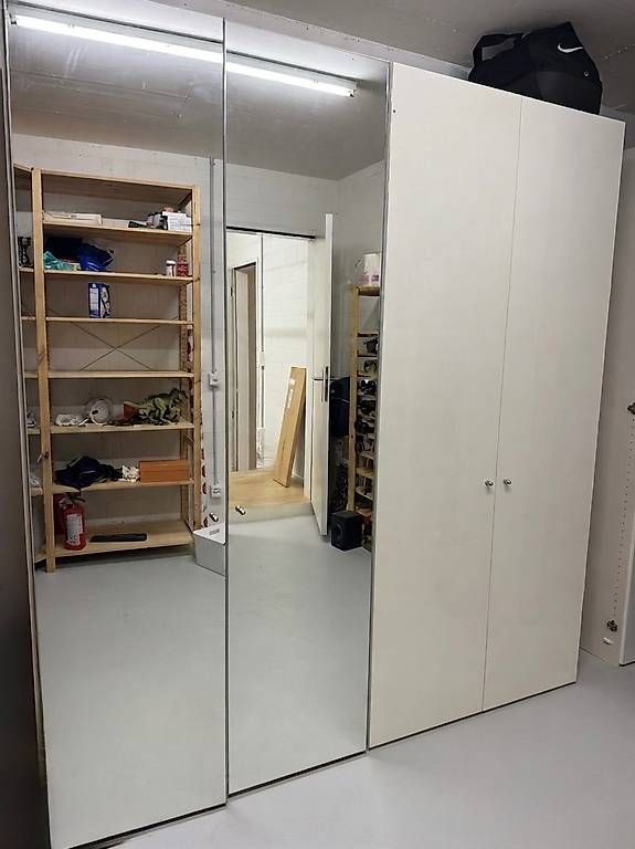Interio Armadi: Interio Kleiderschrank System Spiegel & Weiss 356cm Modular – Usato da Hüttikon venduto da Mellie422