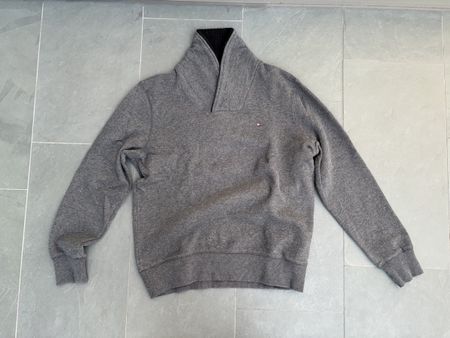 Stylischer Tommy Hilfiger Pullover M grau