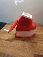 Käsereibe Tupperware rot weiss gebrauchter Zustand