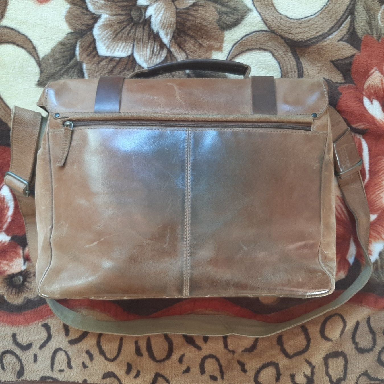 Aunts & Uncles Valises & Sacs: Aunts & Uncles Leather Bag – D'occasion à Carouge GE par cecob0909 1
