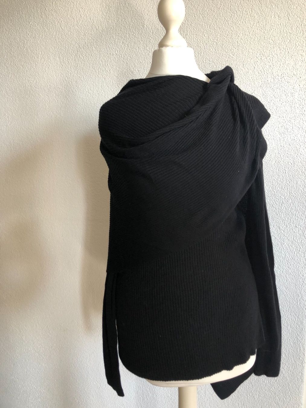Maglioni & Felpe: Ausgefallener Damenpullover in Gr. 38 – Nuovo (secondo la descrizione) da Luzern venduto da mhbob