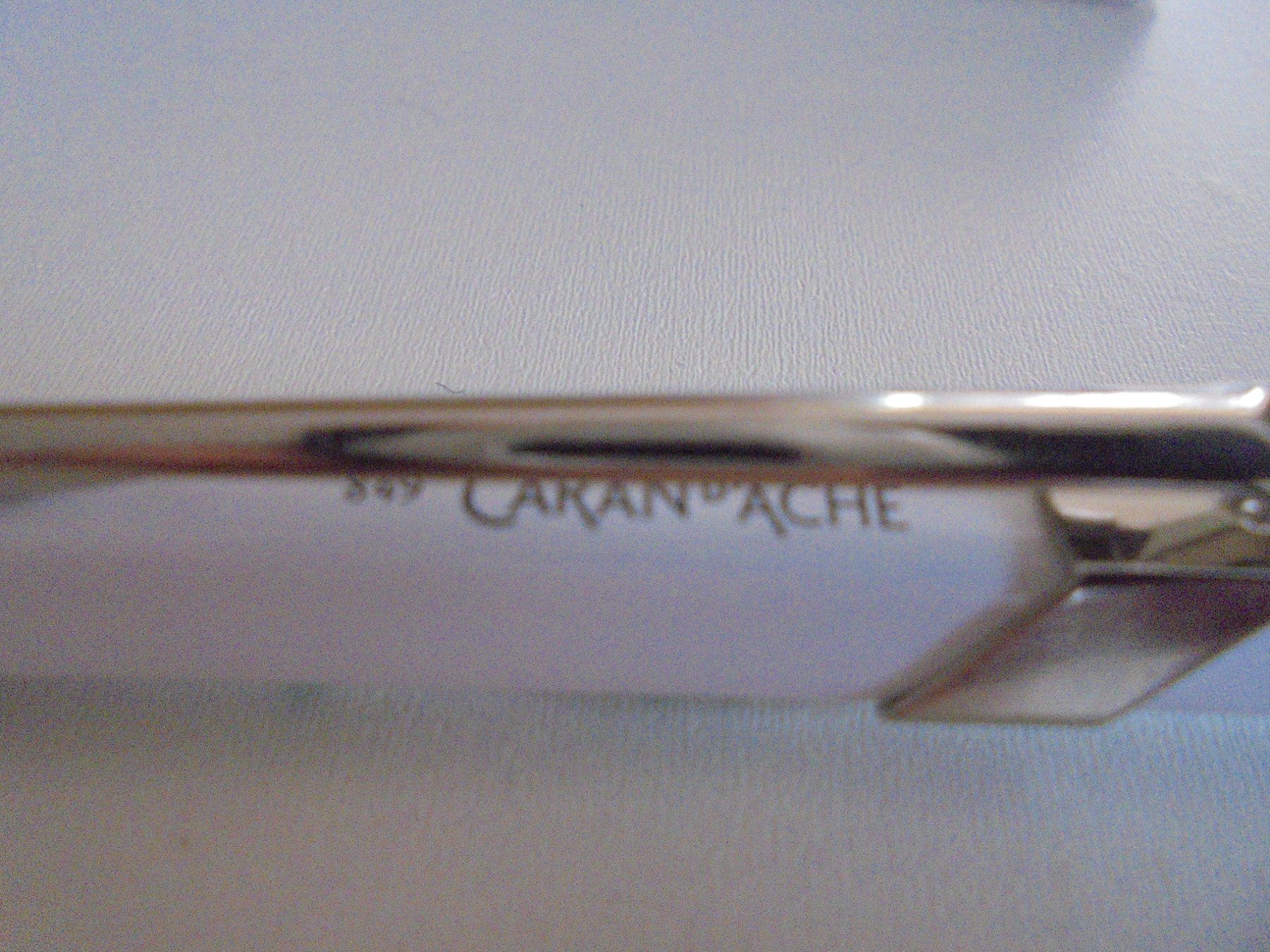 Caran D'Ache Penna & Evidenziatori: Caran d' Ache 849 édition spéciale " Vaudoise assurance " – Nuovo e nell'imballaggio originale da Eclépens venduto da Consuelo 2