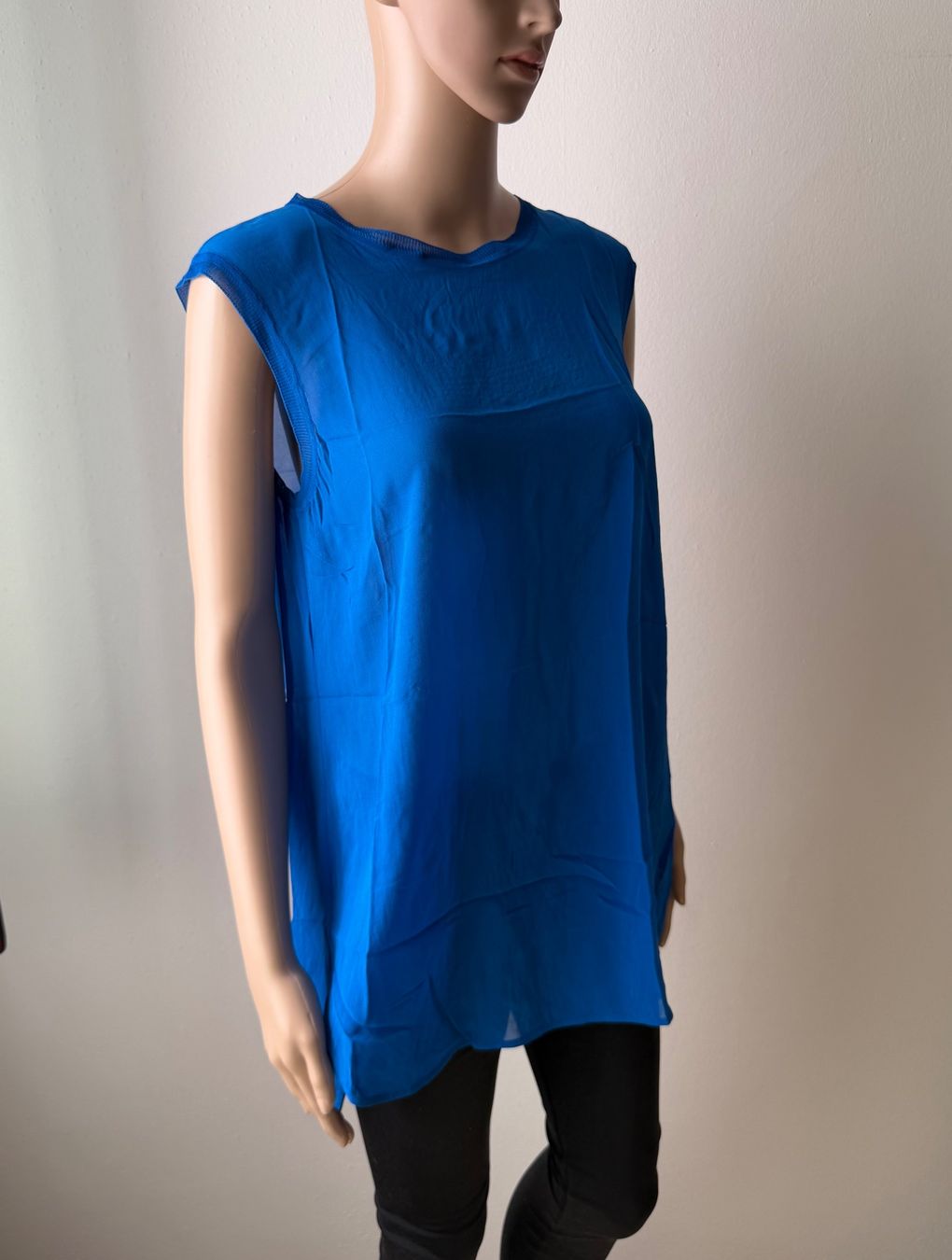 Tops: VINCE Seidentop 💙 – D'occasion à zürich par vintage12 1